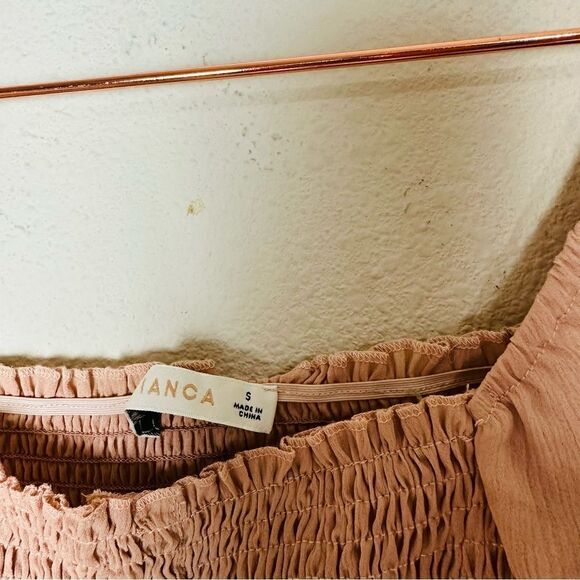 NWOT ANGL O Vianca Nude Blush Ruched Cropped Top Small - Picture 4 of 5